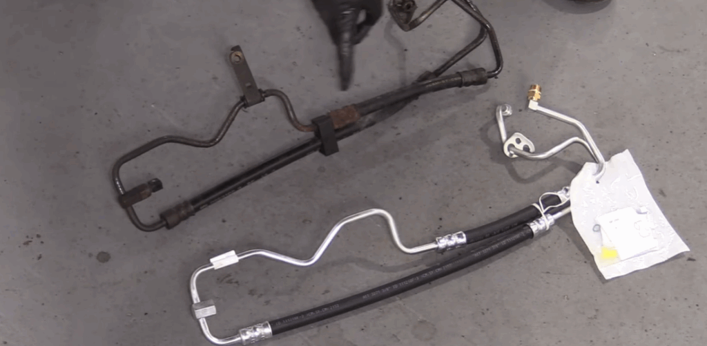 Image of a damaged and a new hose 